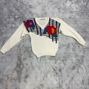 VTG Mariea Kim women’s white sweater with design at top in multicolor size small